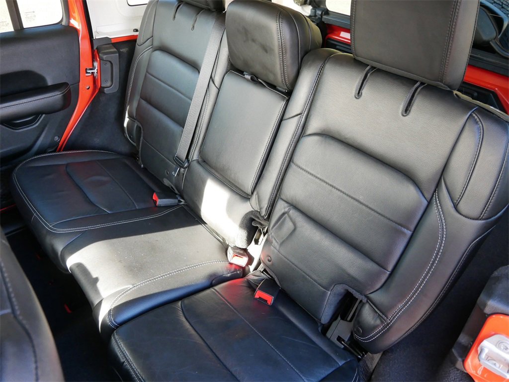 Used 2018 Jeep Wrangler Unlimited Sahara image 12