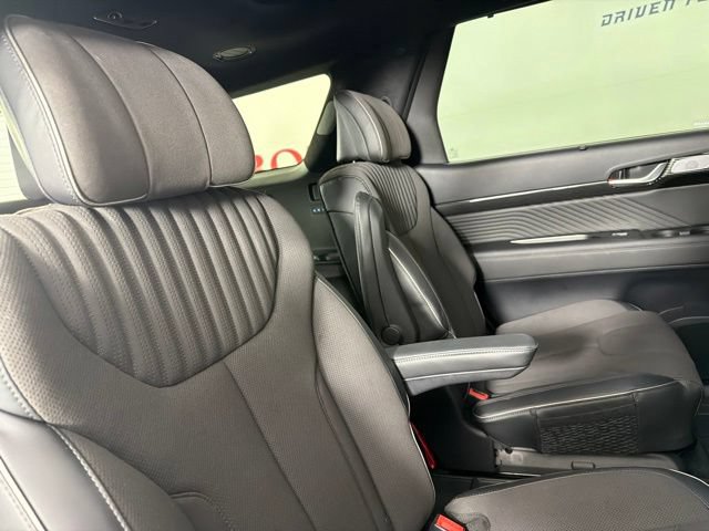 Used 2025 Hyundai Palisade Calligraphy AWD/4WD image 18