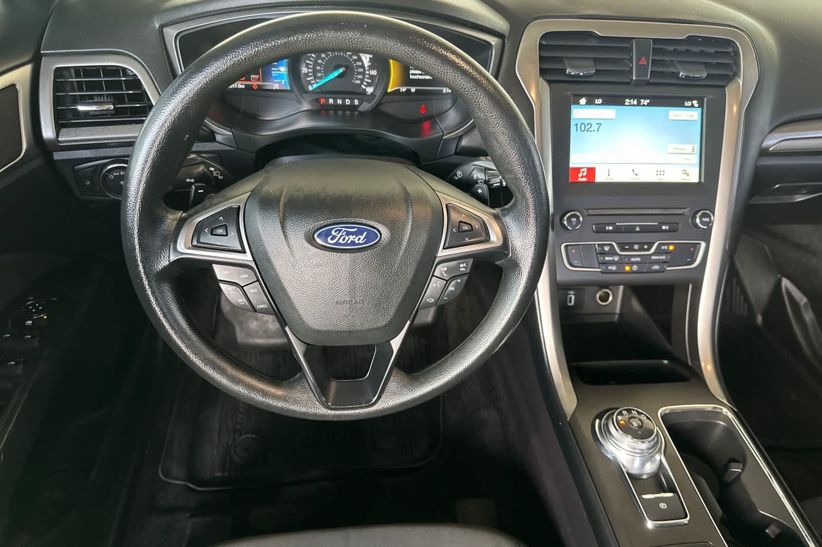 Certified 2018 Ford Fusion SE w/ Fusion SE Technology Package FWD image 14