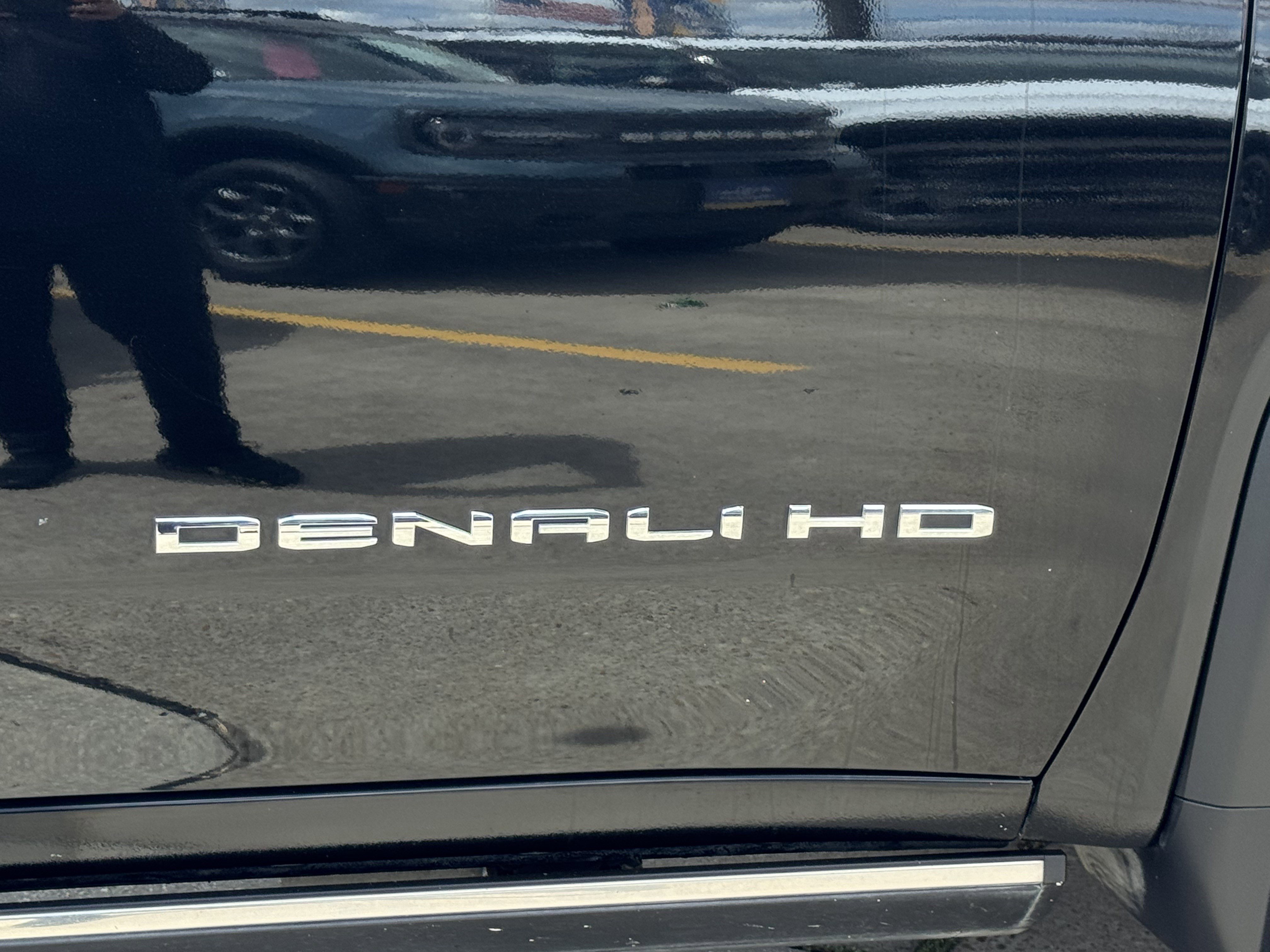 Used 2024 GMC Sierra 2500 Denali w/ Denali Reserve Package image 6