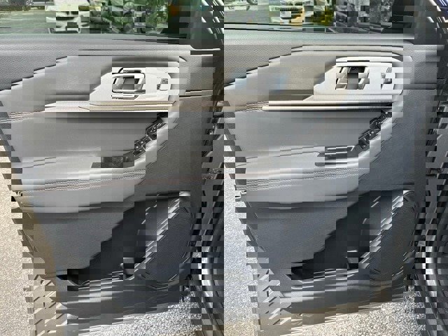 Certified 2025 Ford Explorer Active image 15