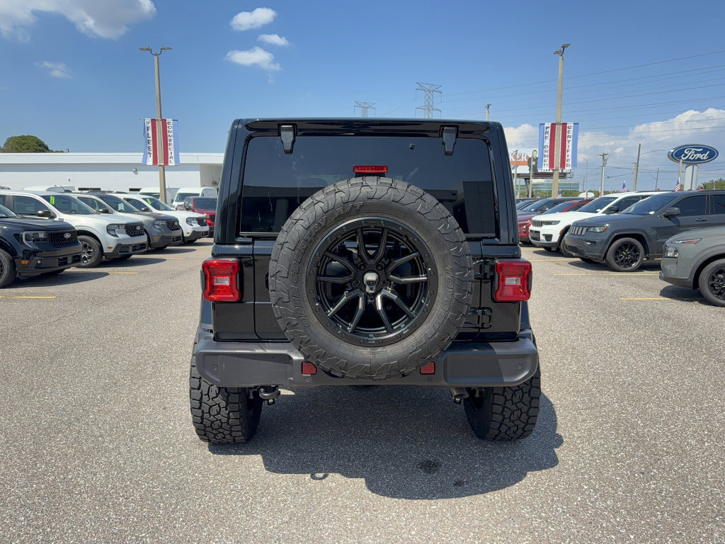 Used 2024 Jeep Wrangler Sahara w/ Technology Group image 6