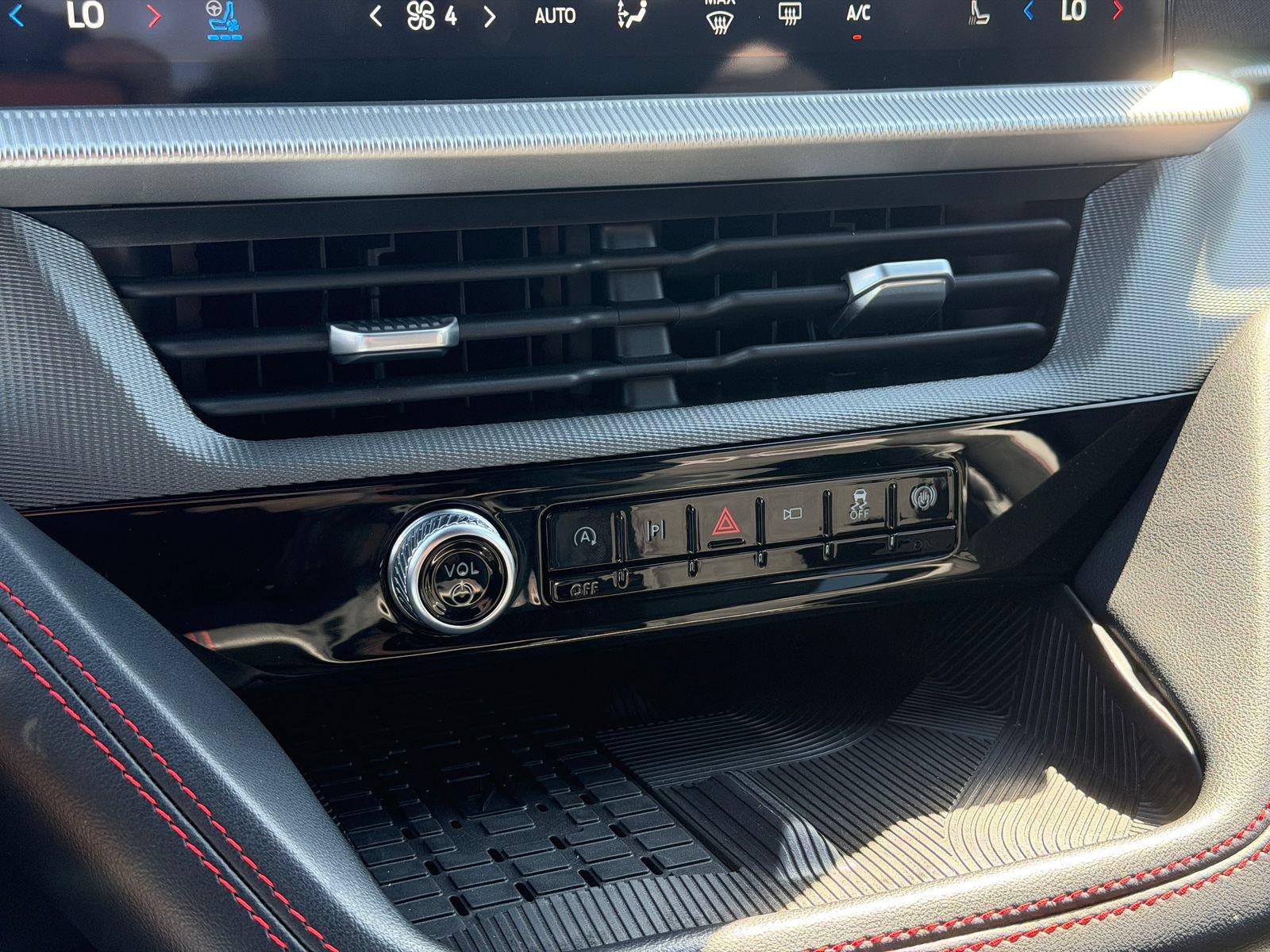 Certified 2025 Ford Explorer ST AWD/4WD image 27