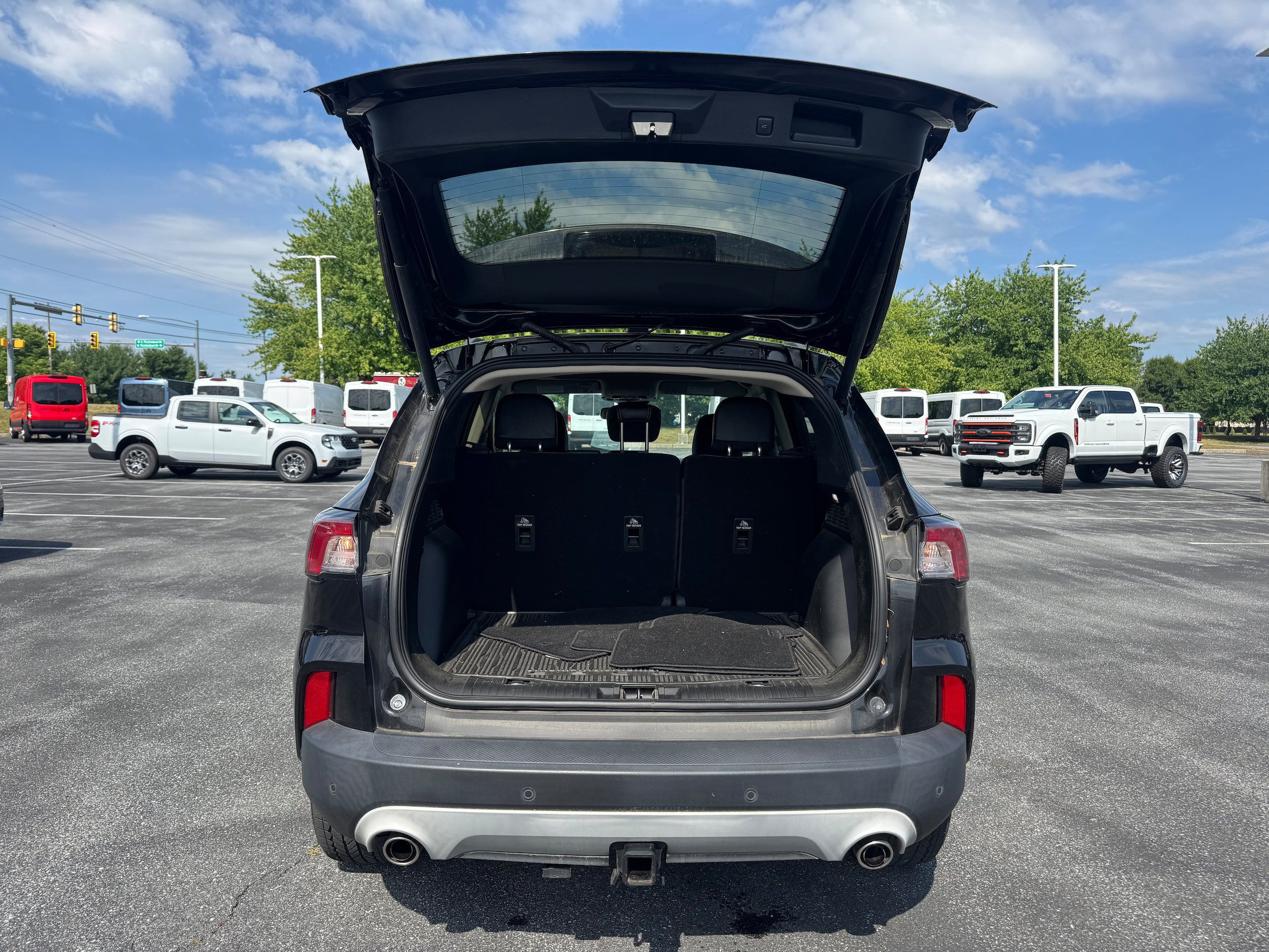 Certified 2020 Ford Escape Titanium w/ Titanium Premium Package 2.0 AWD/4WD image 5