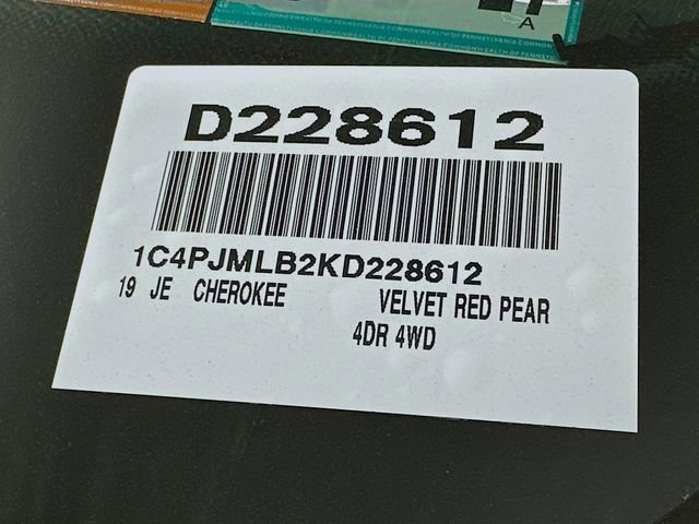 Used 2019 Jeep Cherokee Latitude Plus w/ Comfort/Convenience Group image 25