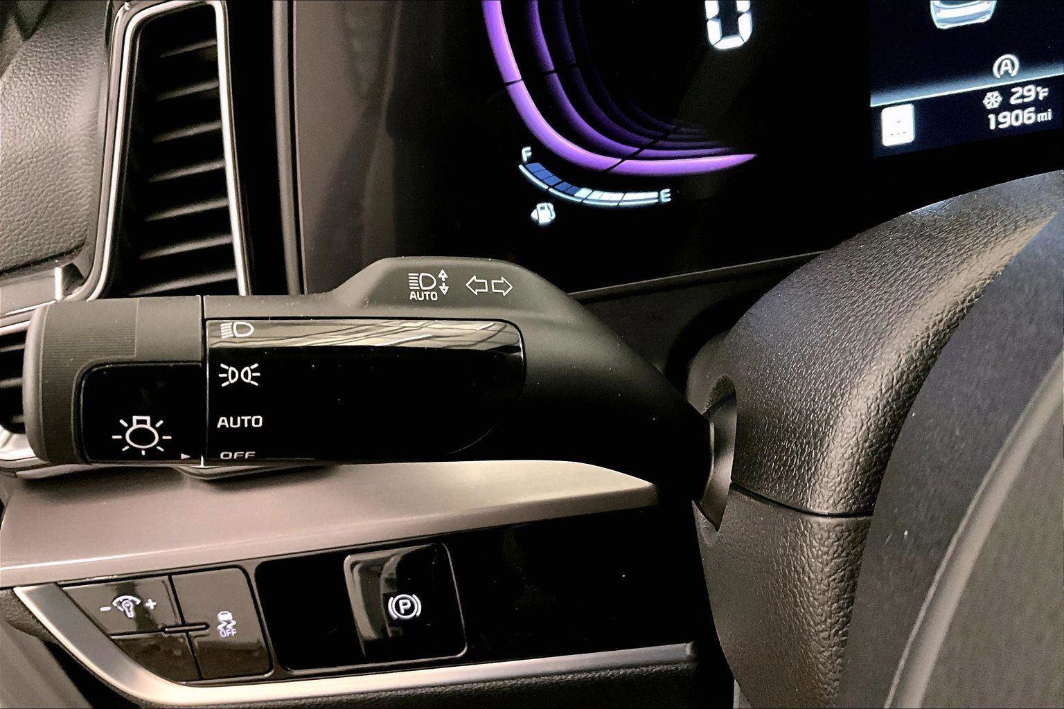 Used 2023 Kia Sportage EX image 30