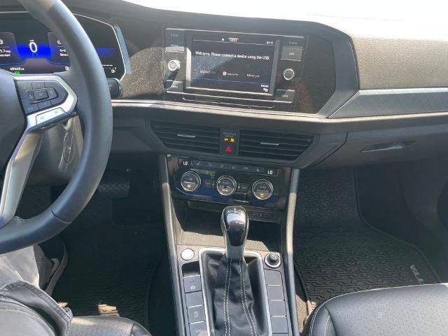 Used 2022 Volkswagen Jetta SE FWD image 11