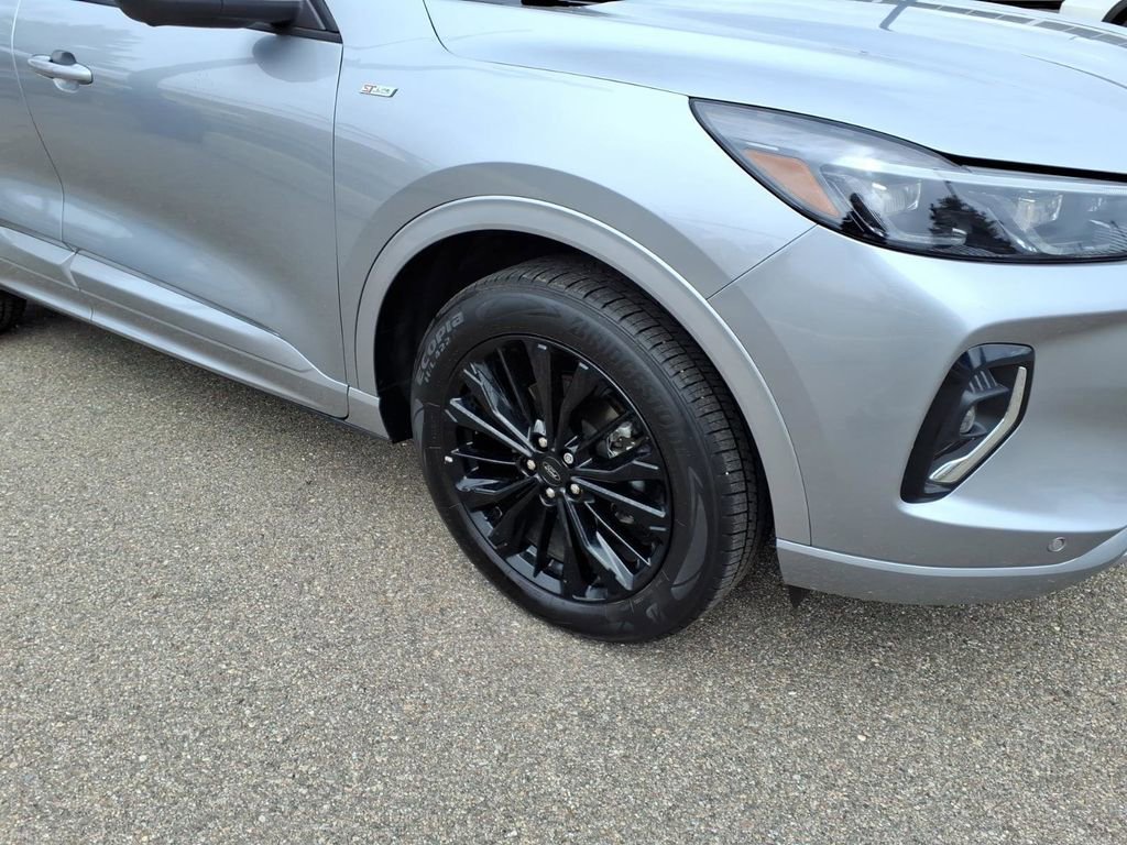 Certified 2023 Ford Escape ST-Line Elite AWD/4WD image 5