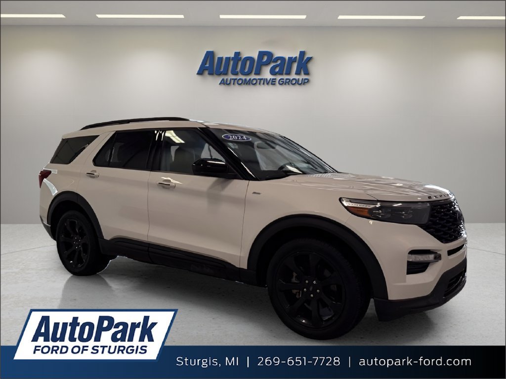 Certified 2024 Ford Explorer ST-Line w/ Class IV Trailer Tow Package