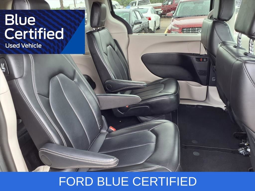 Used 2024 Chrysler Pacifica Touring-L image 28