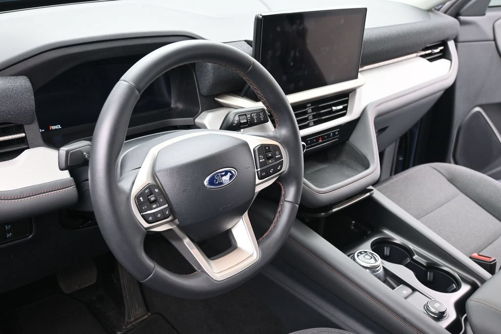 Certified 2025 Ford Explorer Active AWD/4WD image 15