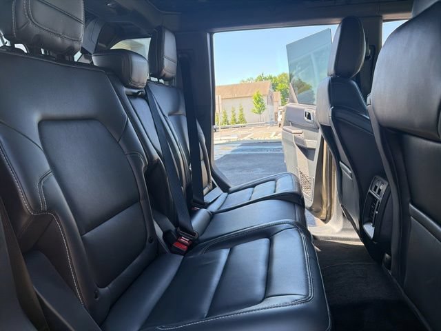 Certified 2025 Ford Bronco Outer Banks w/ Sasquatch Package AWD/4WD image 15