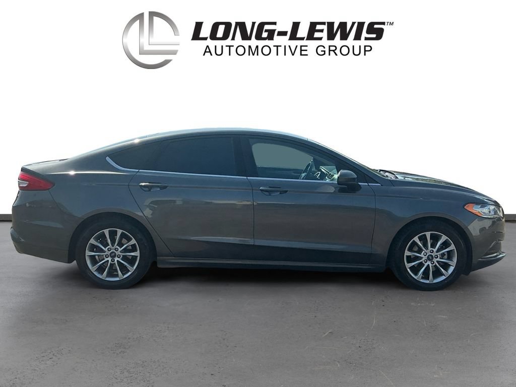 Certified 2017 Ford Fusion SE w/ Fusion SE Technology Package FWD image 8