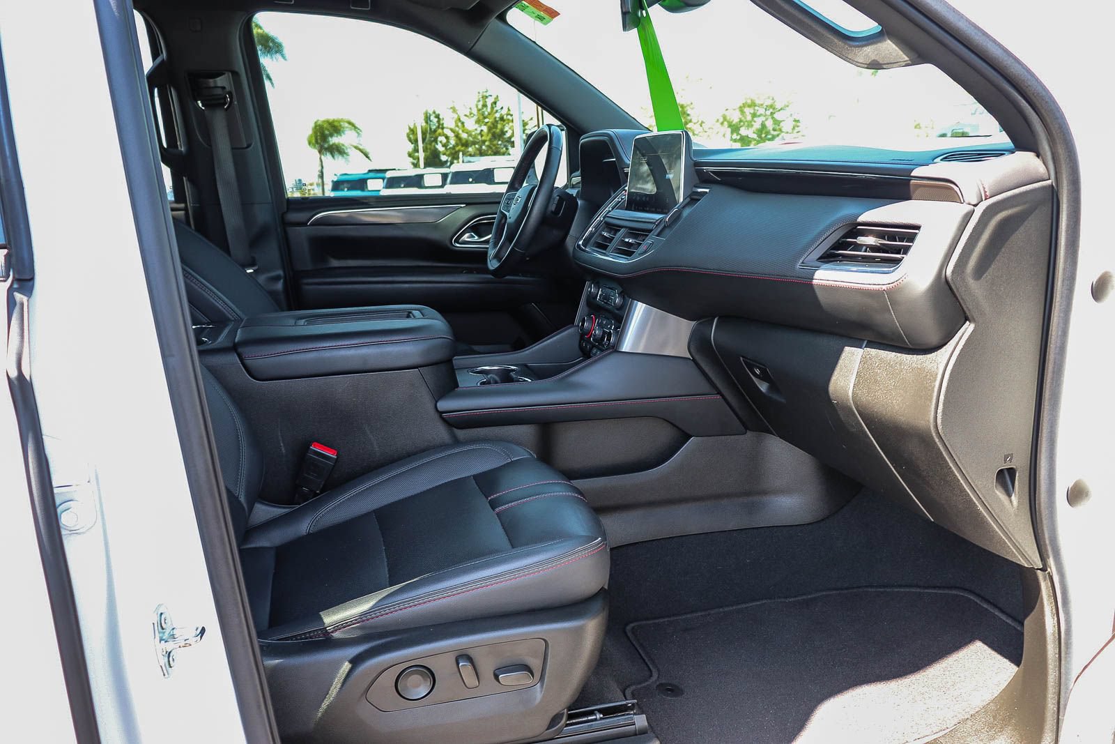 Used 2022 Chevrolet Tahoe RST w/ Luxury Package RWD image 16