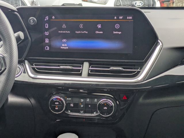 Used 2024 Chevrolet Trax RS w/ Sunroof Package image 18