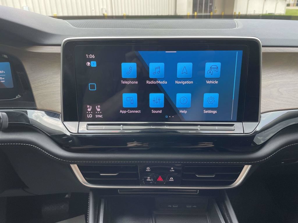 Used 2024 Volkswagen Atlas SE FWD image 21