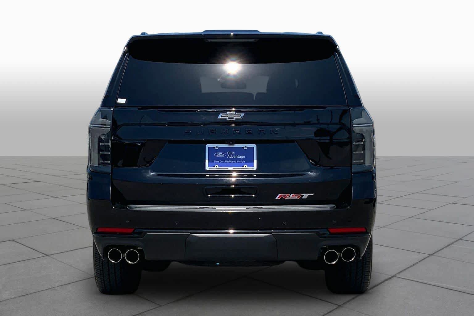 Used 2025 Chevrolet Suburban RST w/ Comfort Package AWD/4WD image 5
