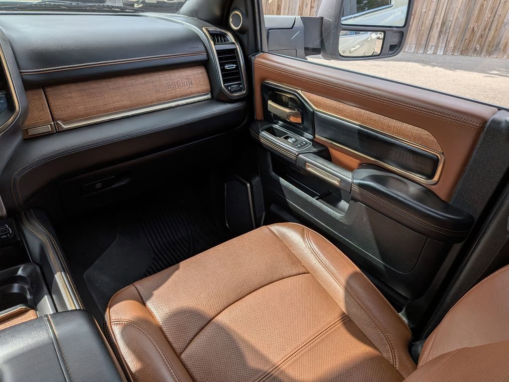 Used 2023 RAM 3500 Limited image 17