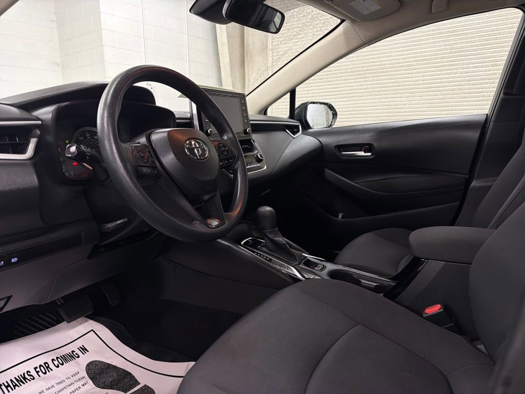 Used 2021 Toyota Corolla LE image 10