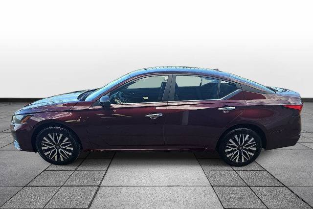 Used 2025 Nissan Altima 2.5 SV AWD/4WD image 8