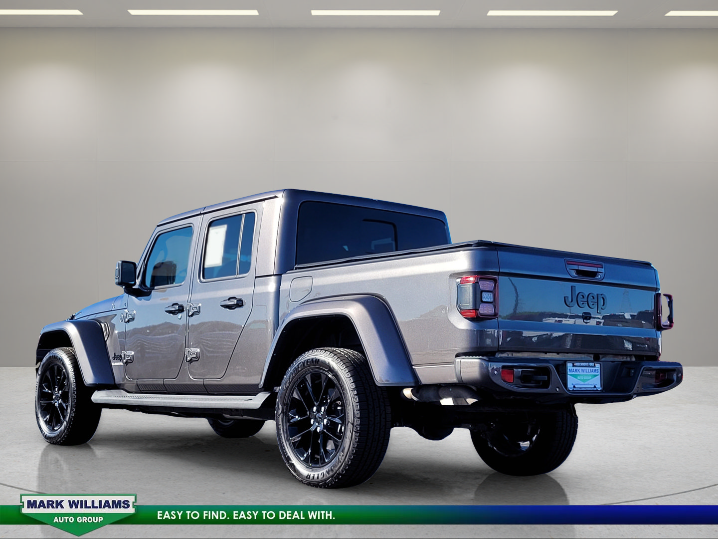 Used 2021 Jeep Gladiator Overland AWD/4WD image 6