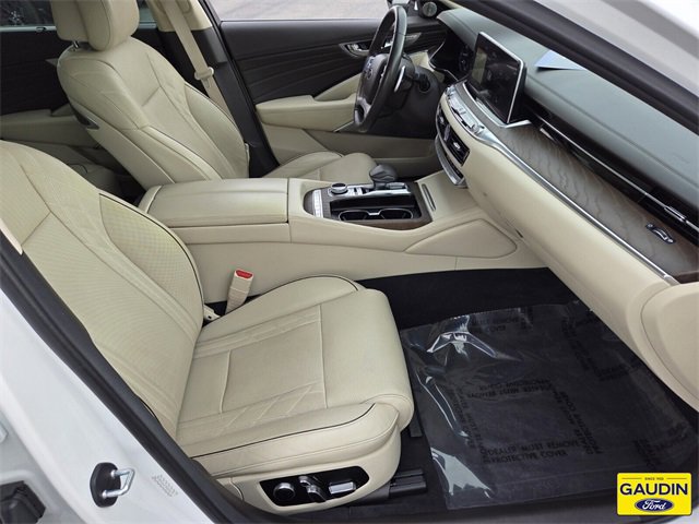 Used 2019 Kia K900 Luxury image 16