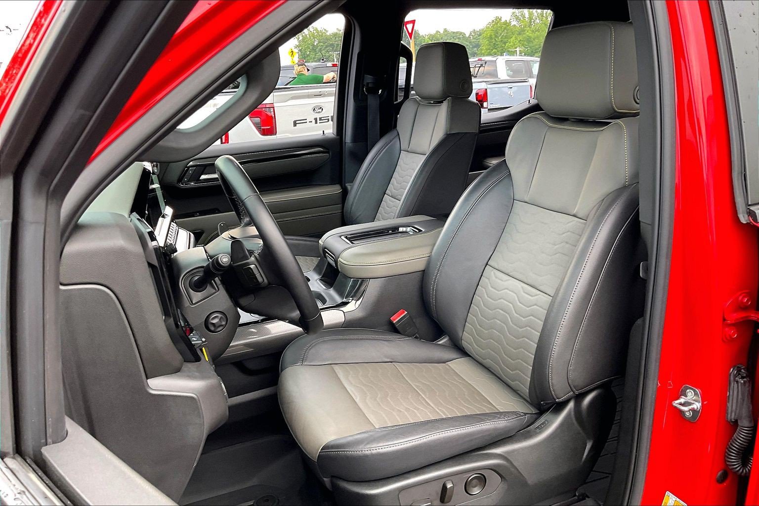 Used 2022 Chevrolet Silverado 1500 ZR2 w/ Technology Package AWD/4WD image 24