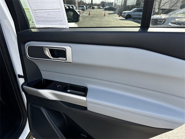 Certified 2022 Ford Explorer XLT w/ Equipment Group 202A image 42