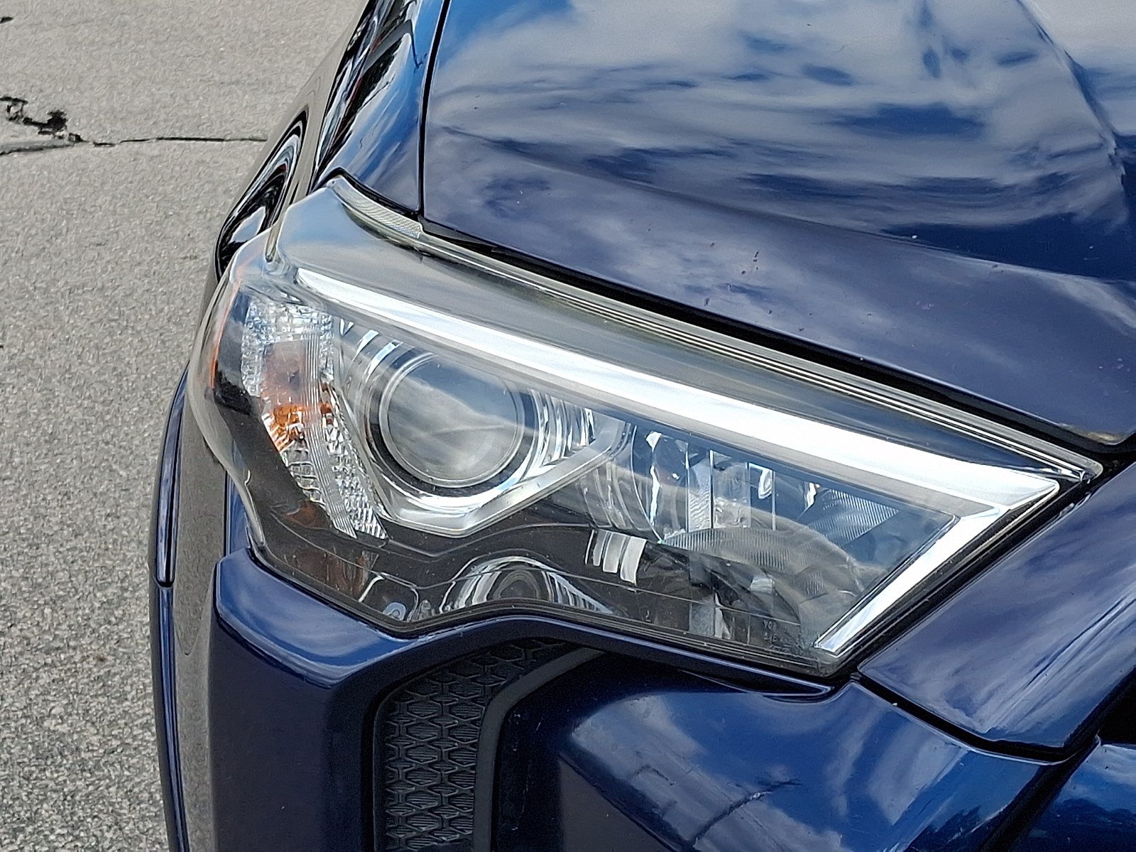 Used 2018 Toyota 4Runner SR5 RWD image 8