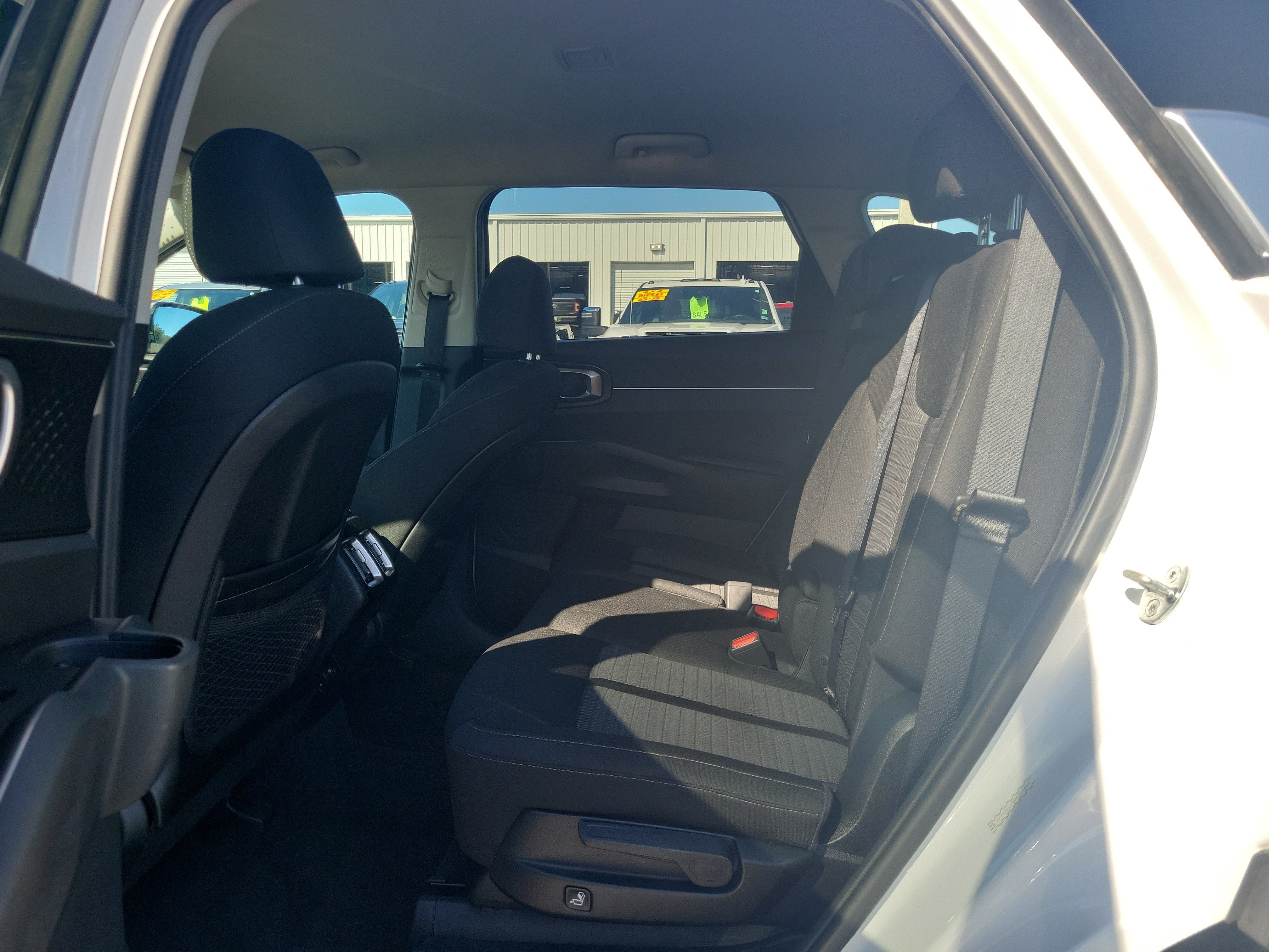 Used 2023 Kia Sorento LX AWD/4WD image 13