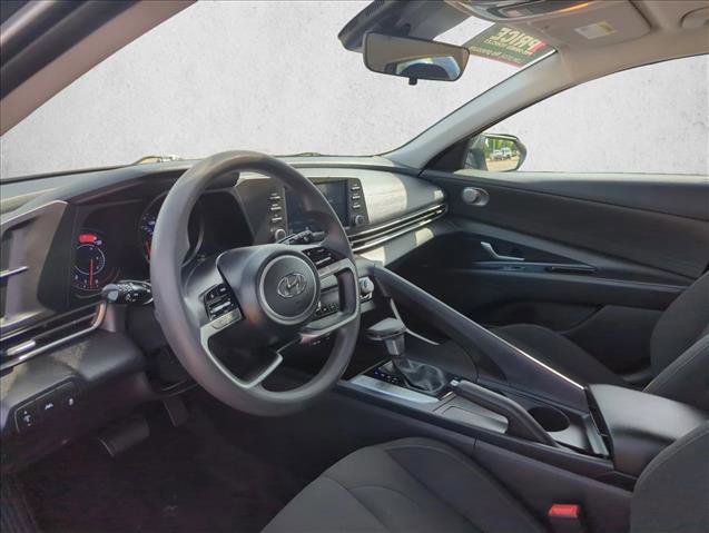 Used 2023 Hyundai Elantra SEL FWD image 11