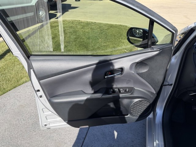 Used 2018 Toyota Prius Four image 8