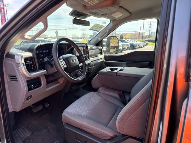 Certified 2025 Ford F250 XLT w/ Snow Plow Prep Package AWD/4WD image 9