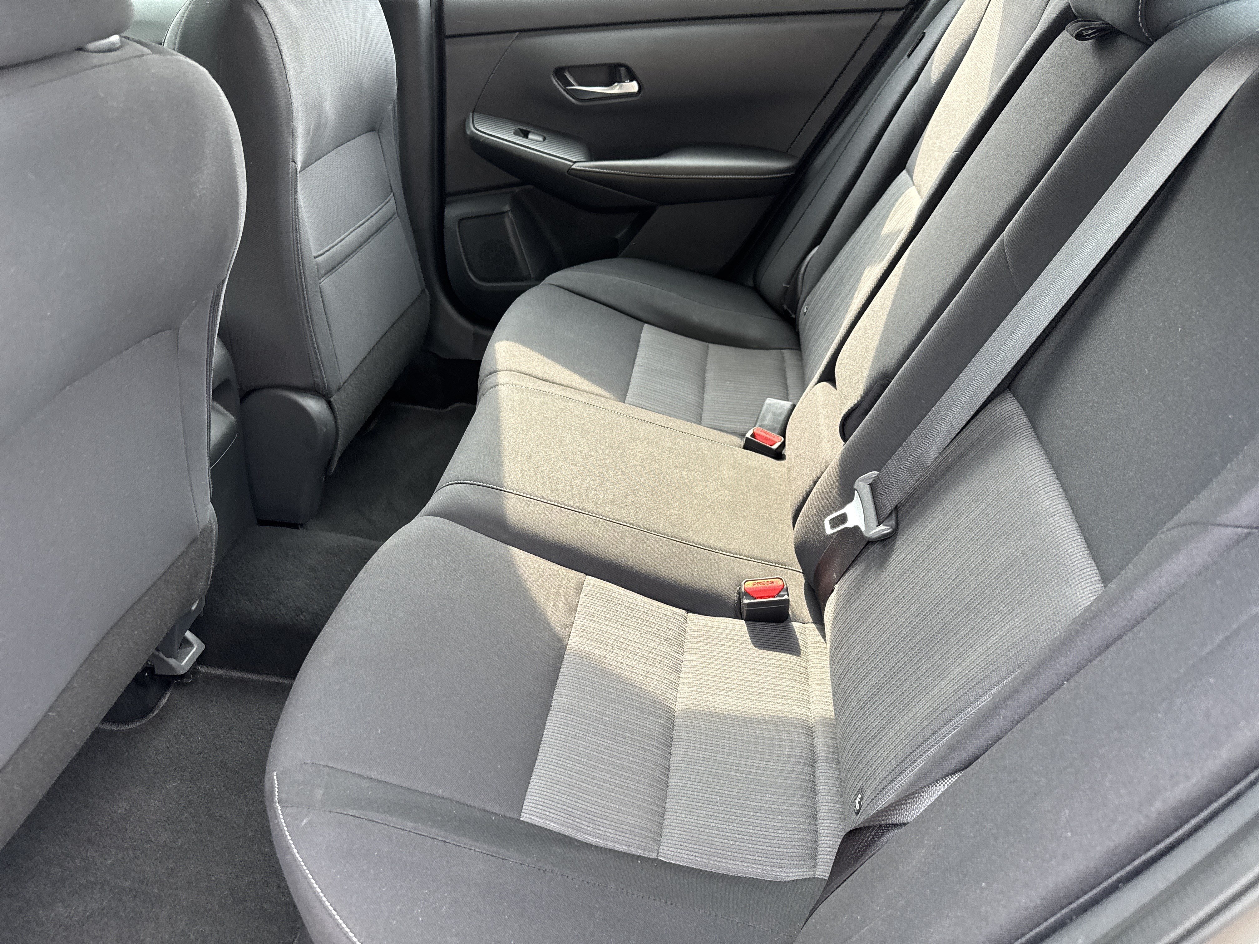 Used 2020 Nissan Sentra SV FWD image 11