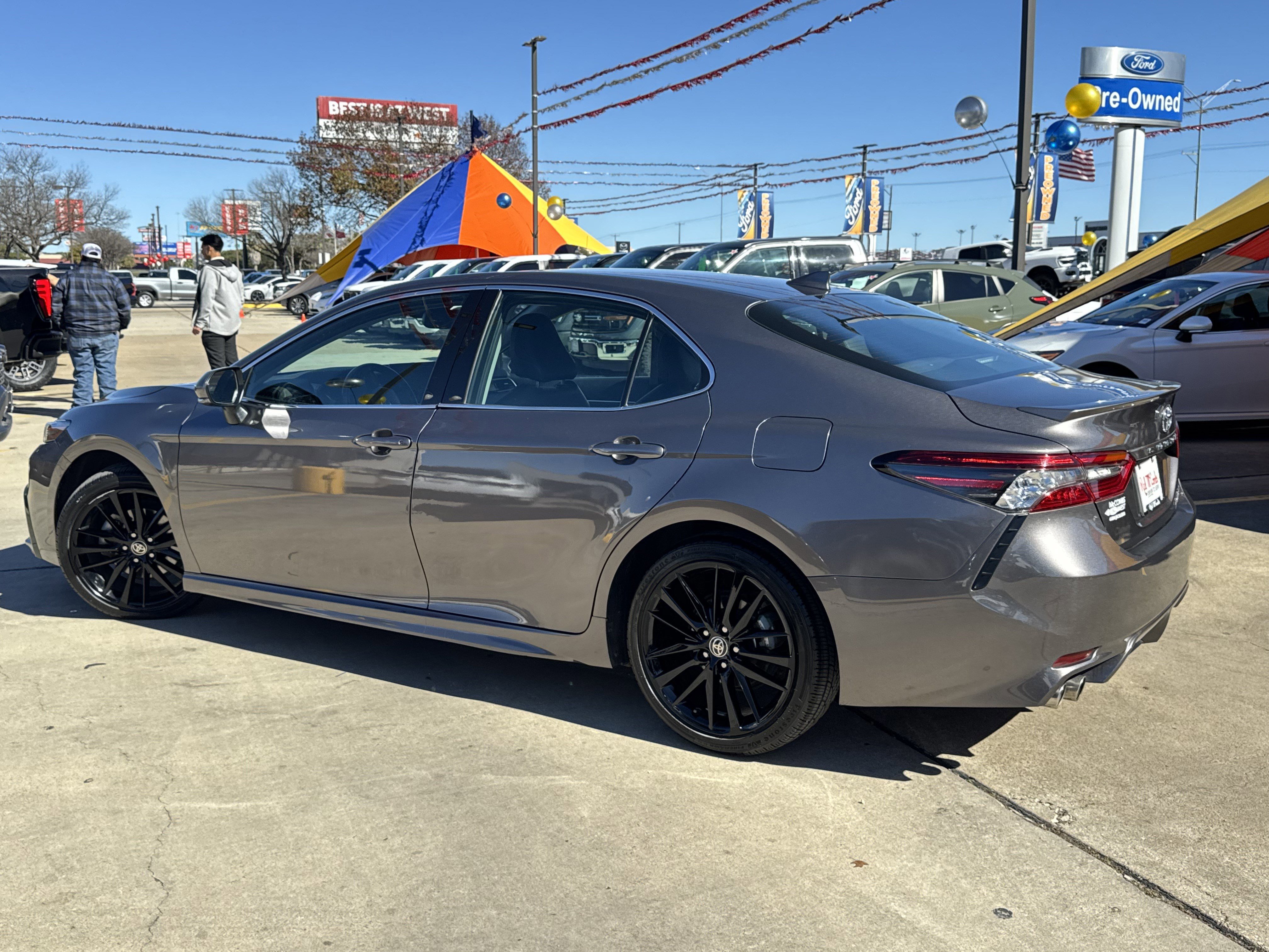 Used 2023 Toyota Camry XSE image 5
