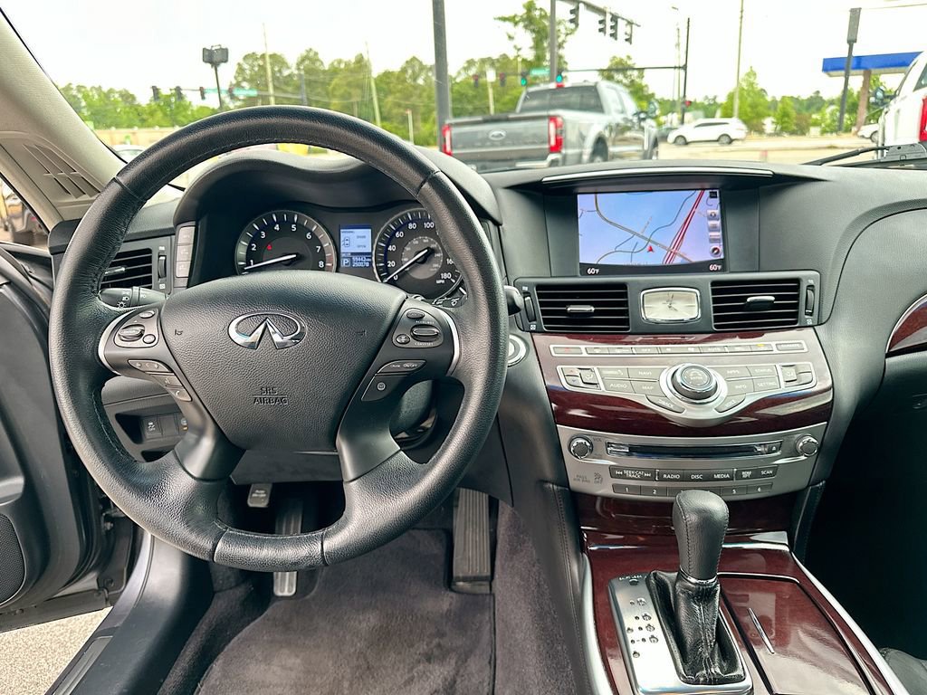 Used 2018 INFINITI Q70 Luxe w/ Proactive Package AWD/4WD image 19