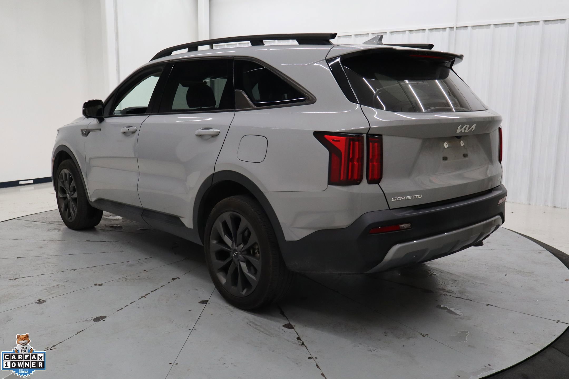 Used 2023 Kia Sorento SX Prestige image 3