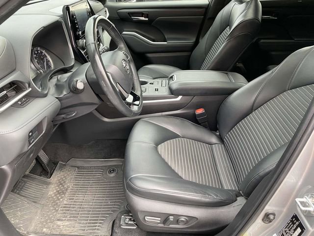Used 2022 Toyota Highlander XSE image 18