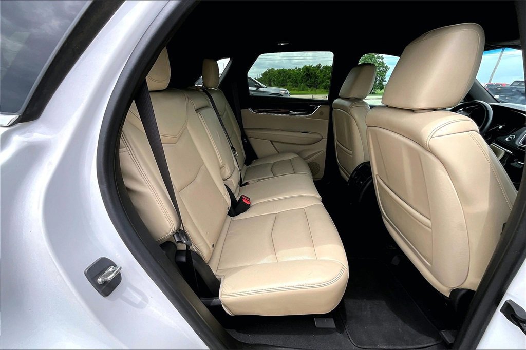 Used 2017 Cadillac XT5 Luxury w/ Driver Awareness Package image 22