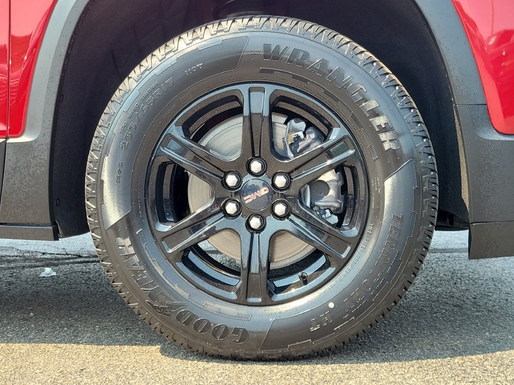 Used 2022 GMC Acadia AT4 w/ Technology Package AWD/4WD image 11