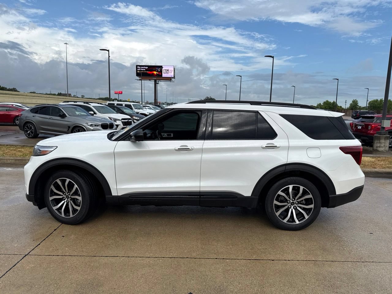 Certified 2023 Ford Explorer ST-Line w/ Class IV Trailer Tow Package RWD image 3