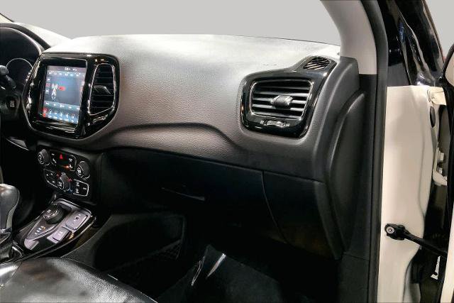 Used 2017 Jeep Compass Limited AWD/4WD image 19