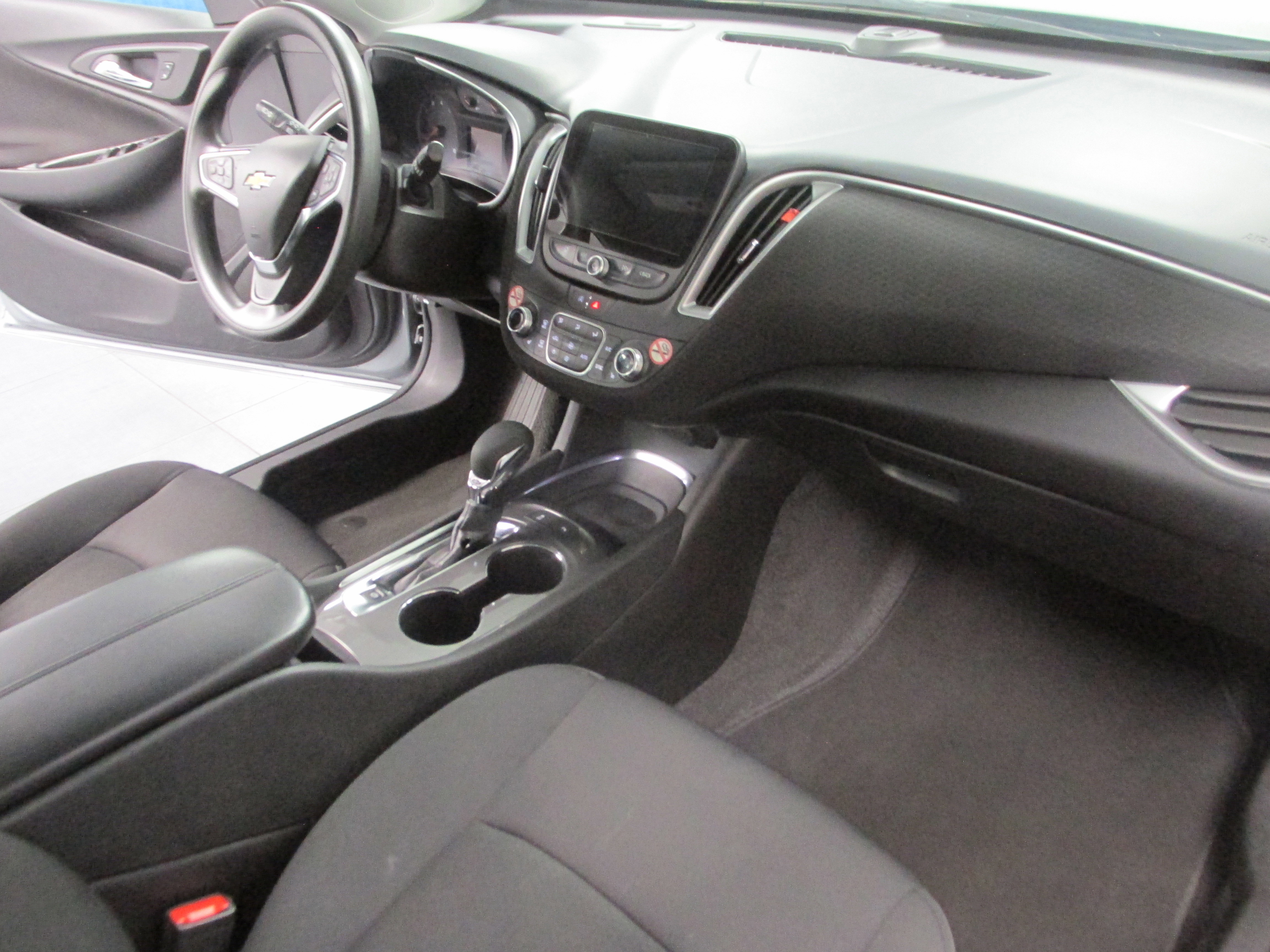 Used 2024 Chevrolet Malibu LT image 24