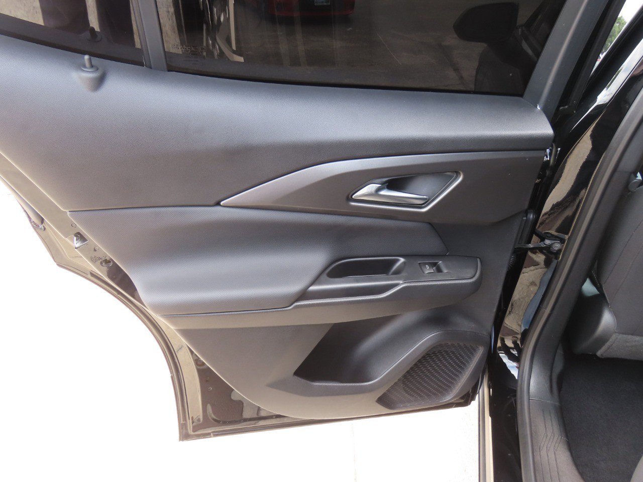 Used 2026 Chevrolet Equinox EV LT w/ Comfort Package FWD image 17