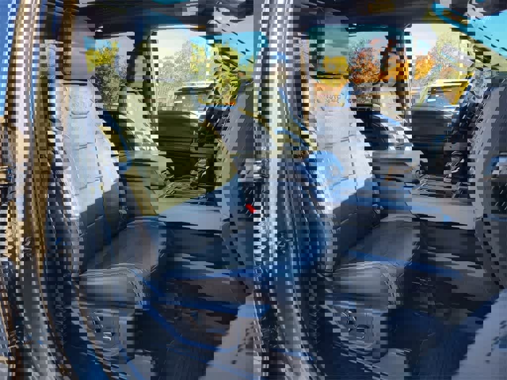 Certified 2018 Ford F150 Raptor w/ Equipment Group 802A Luxury image 14