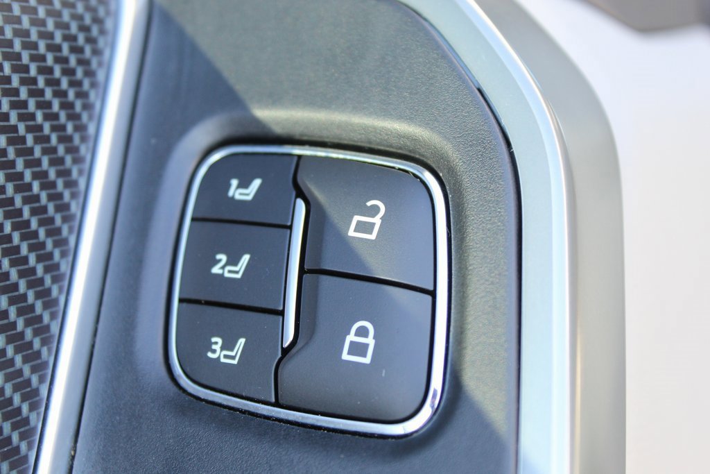 Certified 2024 Ford F250 Limited w/ FX4 Off-Road Package image 23