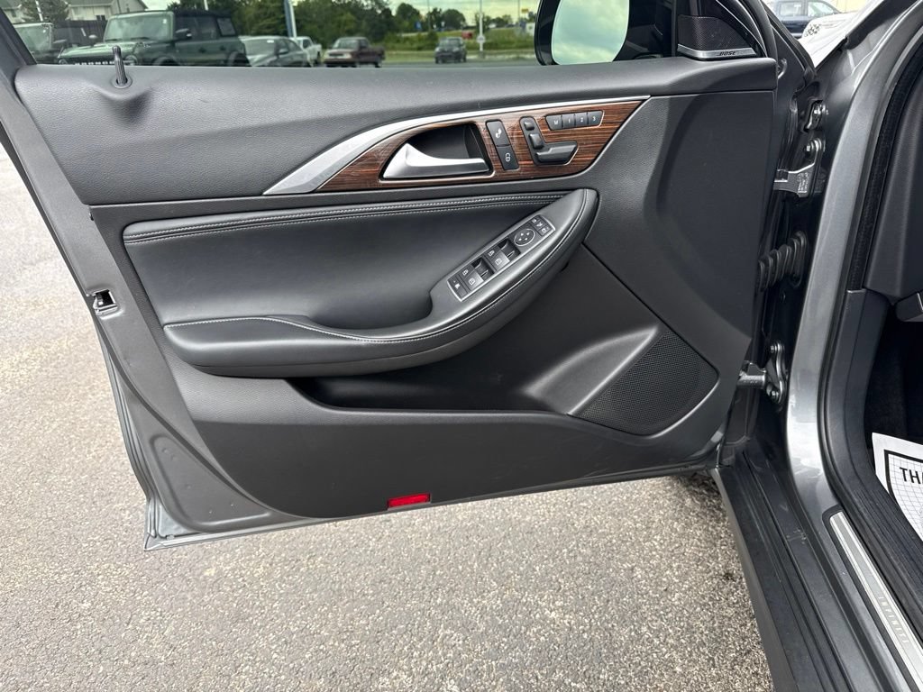 Used 2017 INFINITI QX30 Premium w/ Navigation Package AWD/4WD image 6