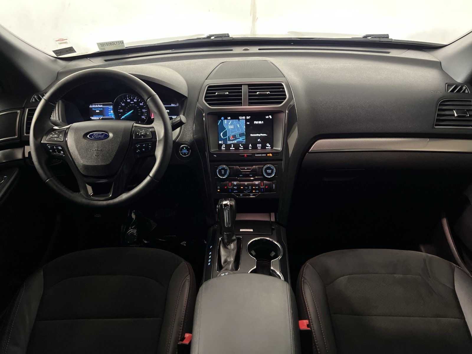 Certified 2018 Ford Explorer XLT w/ Equipment Group 202A AWD/4WD image 23