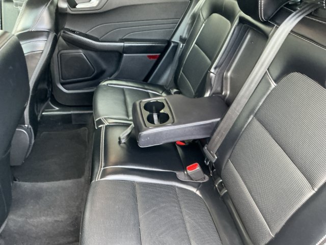Certified 2025 Ford Escape Platinum AWD/4WD image 29