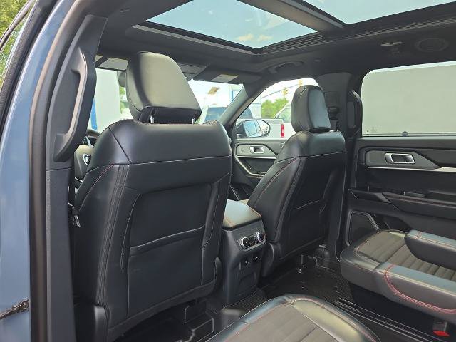 Certified 2025 Ford Explorer ST-Line w/ Premium Package AWD/4WD image 18
